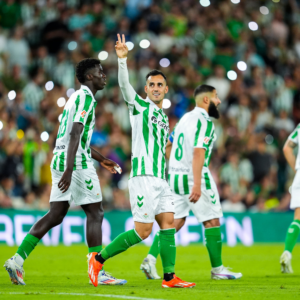 El Real Betis golea en casa ante su afición