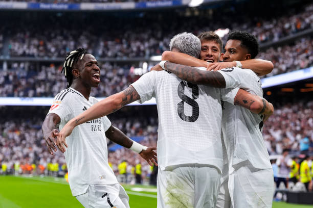 Vinicius, Fede Valverde, Arda Guler y Rodrygo celebrando un gol