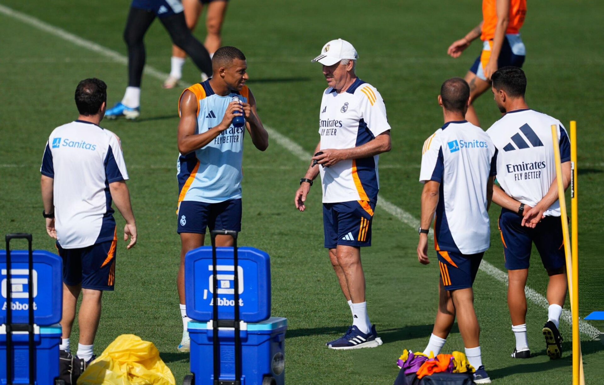 Mbappe y Carlo en un entreno