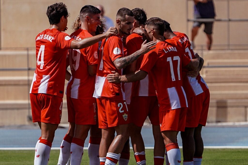 La defensa férrea del Linense no pudo con la UD Almeria B en casa (4-1)