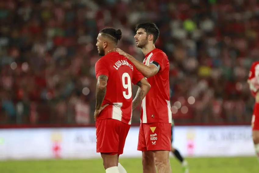 El Almería empata un partido que tenía ganado  contra el Sporting (1-1)