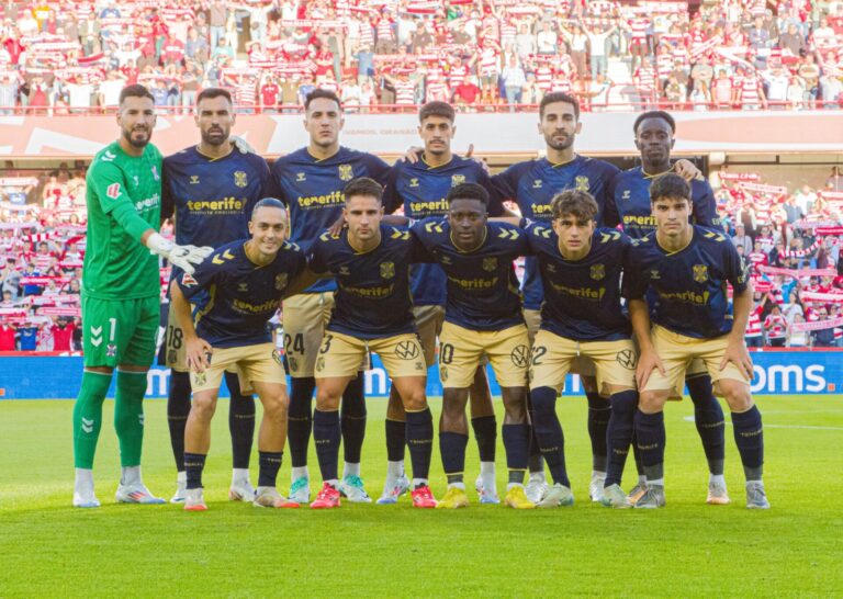 Once inicial del CD Tenerife ante el Granada CF.