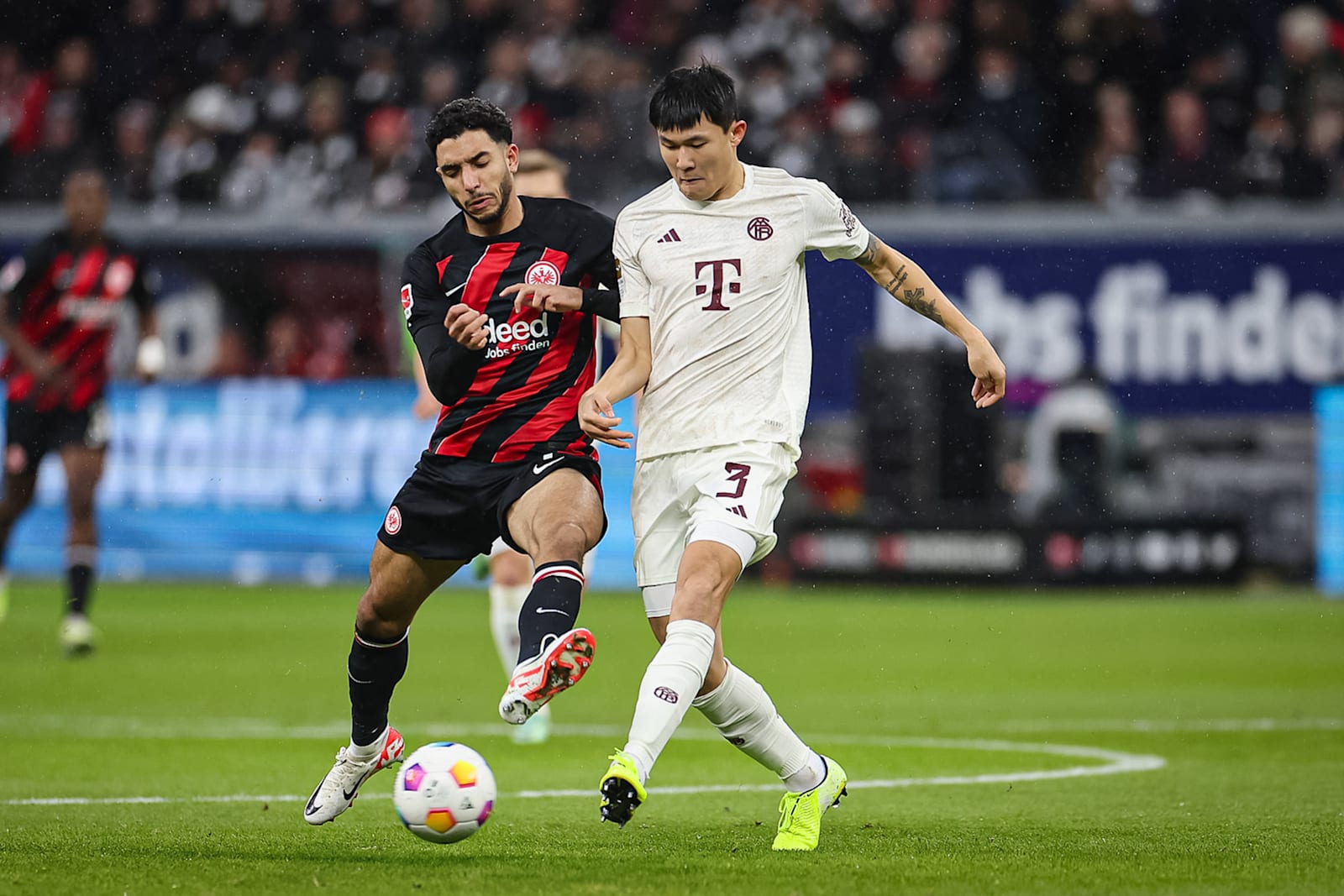 Eintracht de Frankfurt vs Bayern se enfrentan por la Bundesliga.