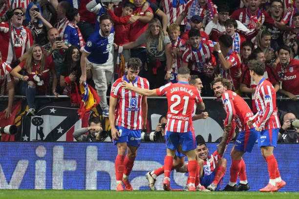 Los jugadores del atlético de Madrid celebrando el gol de Correa en el derbi madrileño.