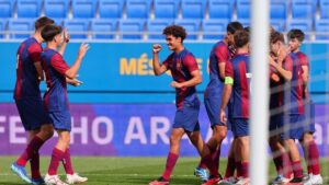 Jugadores del Barça Atlètic celebrando un gol