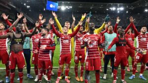 Jugadores del Brest celebrando su victoria, en Champions, como visitante por 0-4 frente al RB Salzburg.