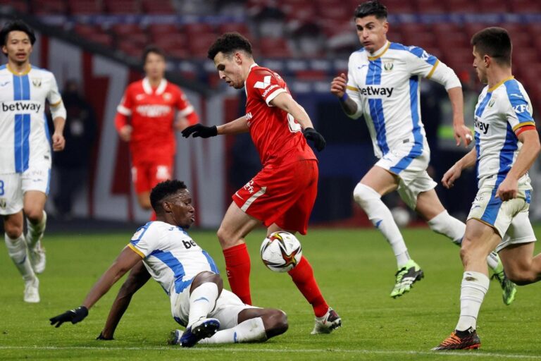 El Sevilla FC, jugando los 16avos de Copa contra el CD Leganés