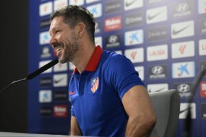 Simeone: "No estoy pensando en los árbitros"