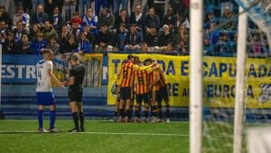 El derbi CE Europa – UE Sant Andreu acaba en suspensión por la caída de una valla en el estadi Nou Sardenya