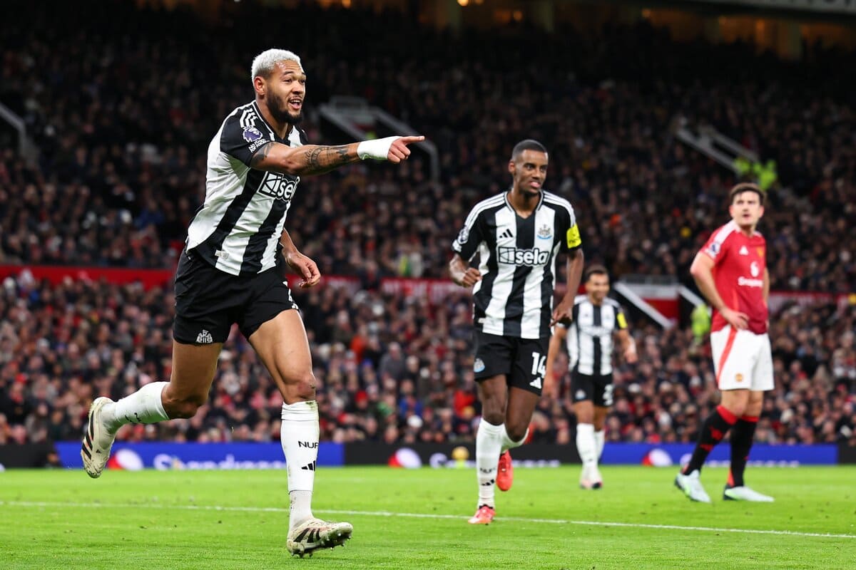 El Newcastle humilla al Manchester United en Old Trafford