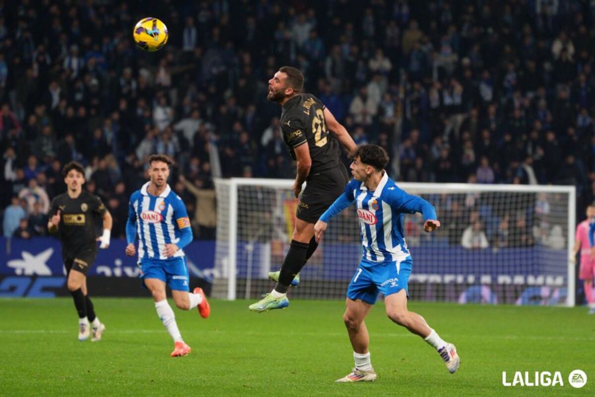 Espanyol y Valencia empatan en un duelo con sabor a final por la permanencia