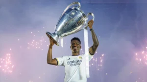 Real Madrid alza el trofeo de la Champions League