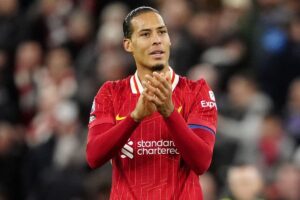 Virgil Van Dijk deja la puerta abierta a su futuro