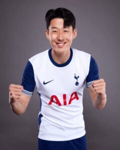 Son con la camiseta del Tottenham