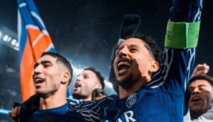 Los capitanes del PSG celebrando. Fuente: PSG en "X".