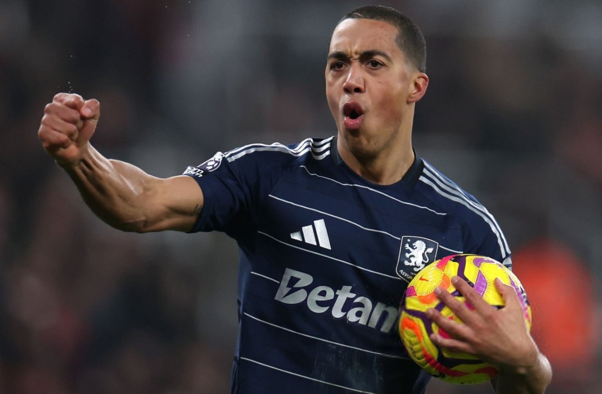 Tielemans celebrando el 2-1