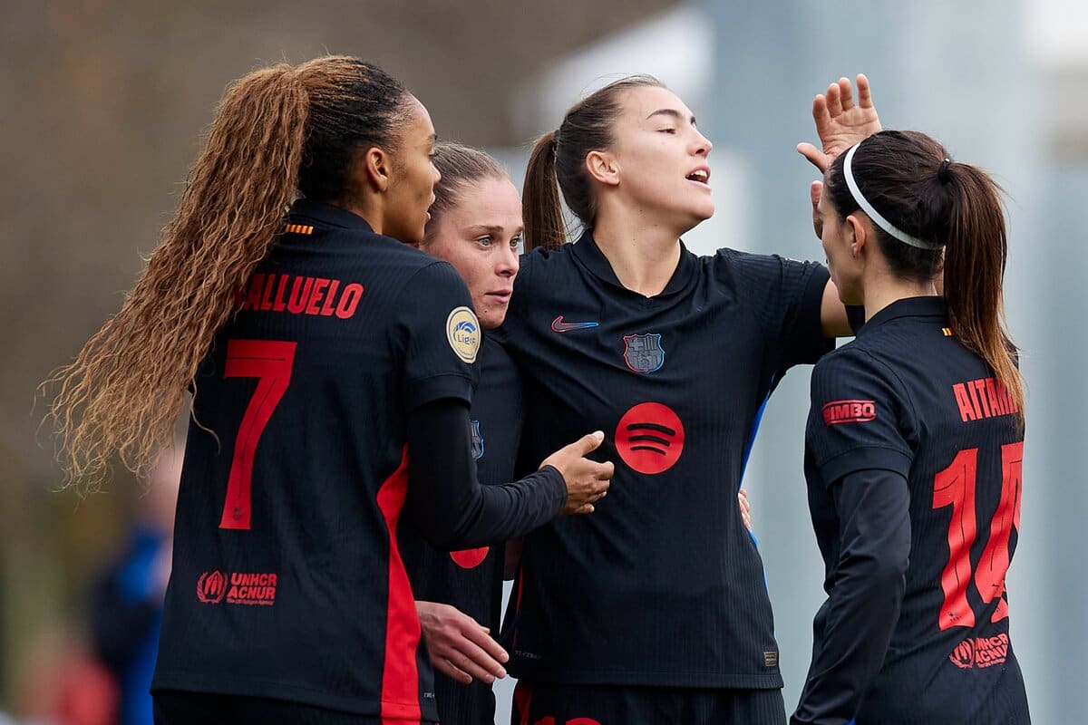 Jugadoras del FC Barcelona Femenino celebrando uno de los goles.