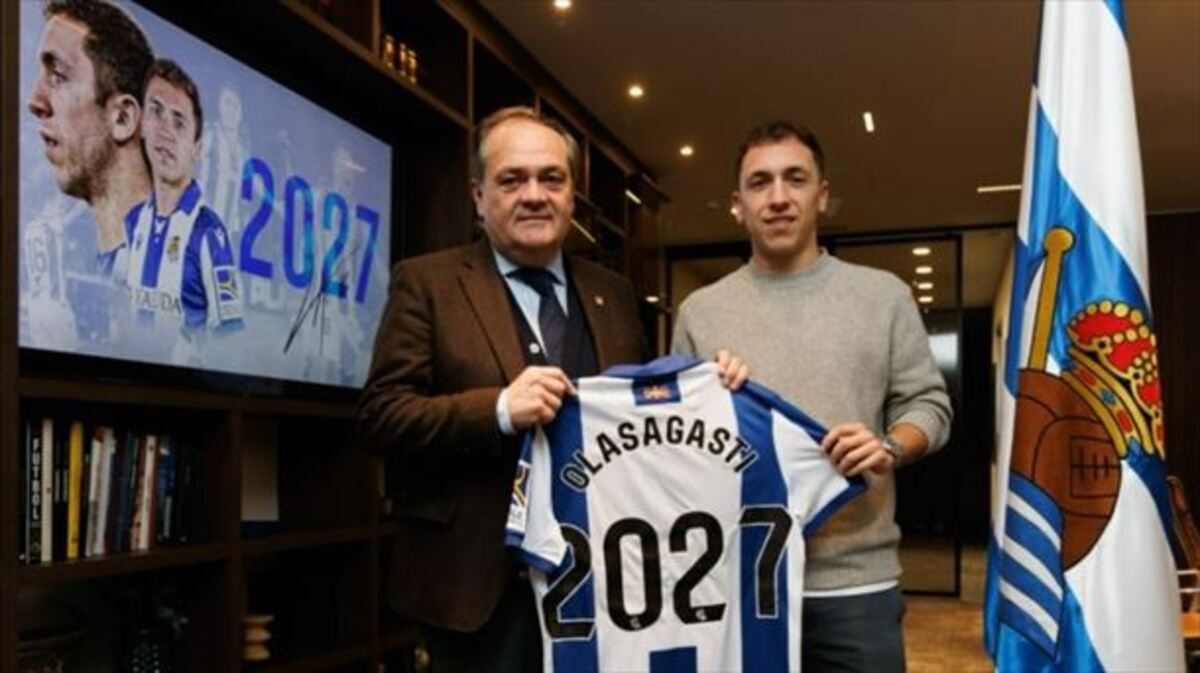 Jon Ander Olasagasti renueva con la Real Sociedad hasta 2027