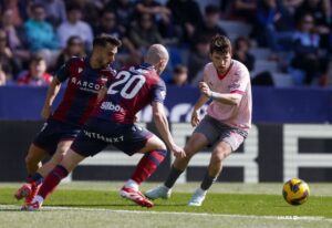 Levante 0-0 Sporting: Rubén Yáñez saca un punto del Ciutat