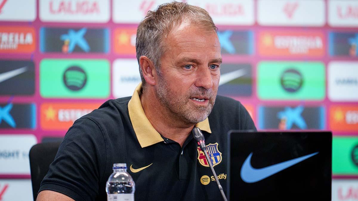 Hansi Flick en rueda de prensa previa al encuentro ante el Valencia