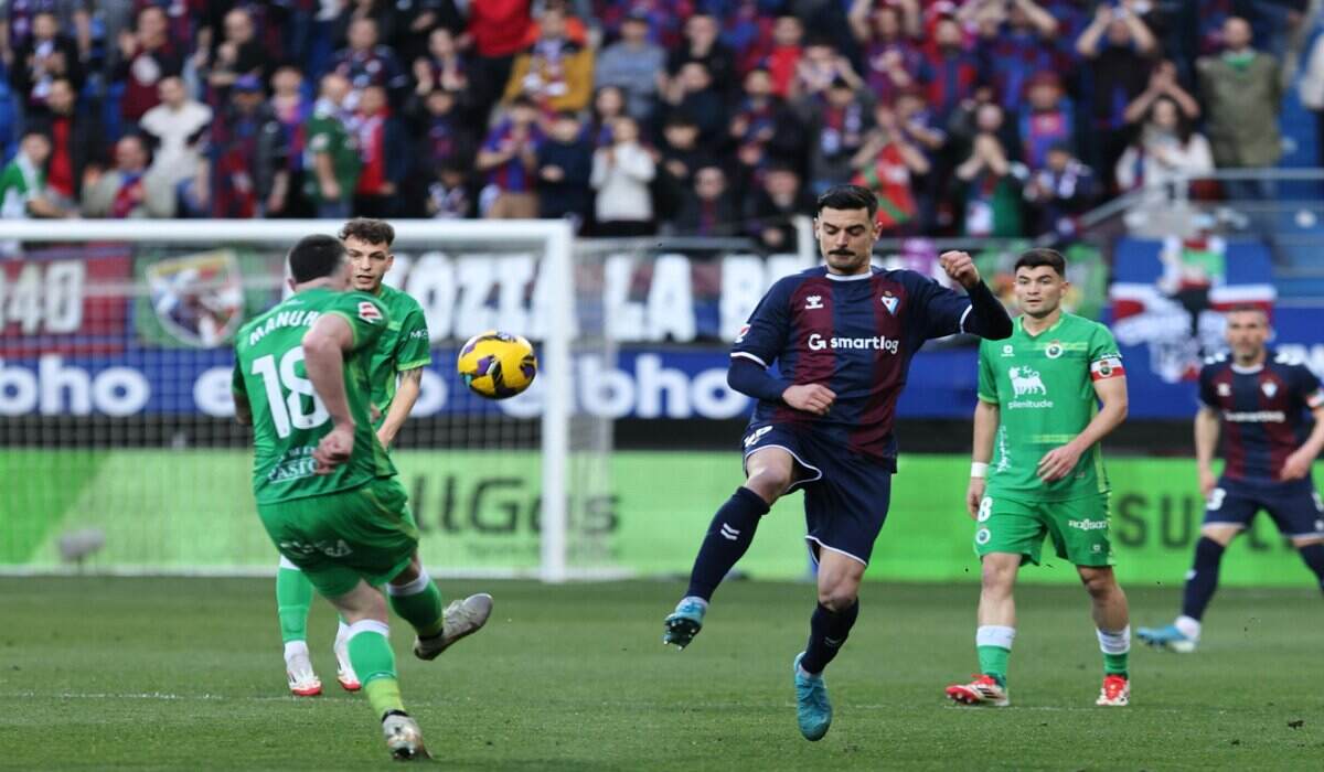 La SD Eibar empata frente al Racing de Santander