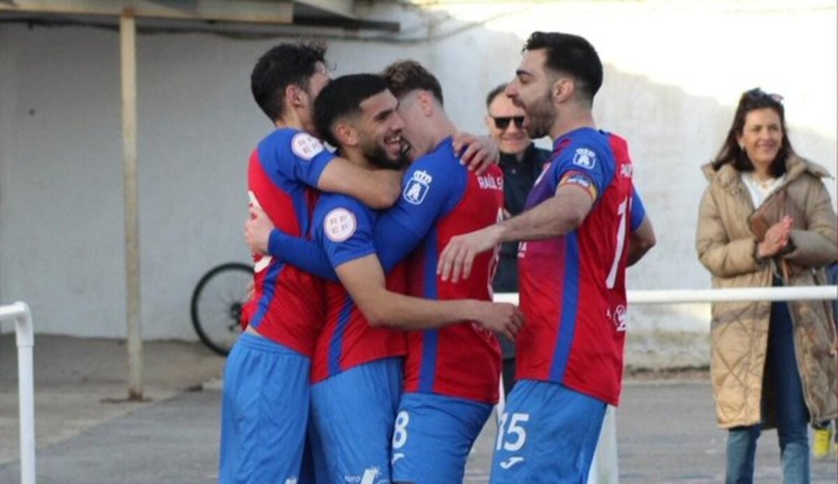 Los jugadores del CD Villacañas celebrando uno de sus goles en la Jornada 21 | @cd_villacanas