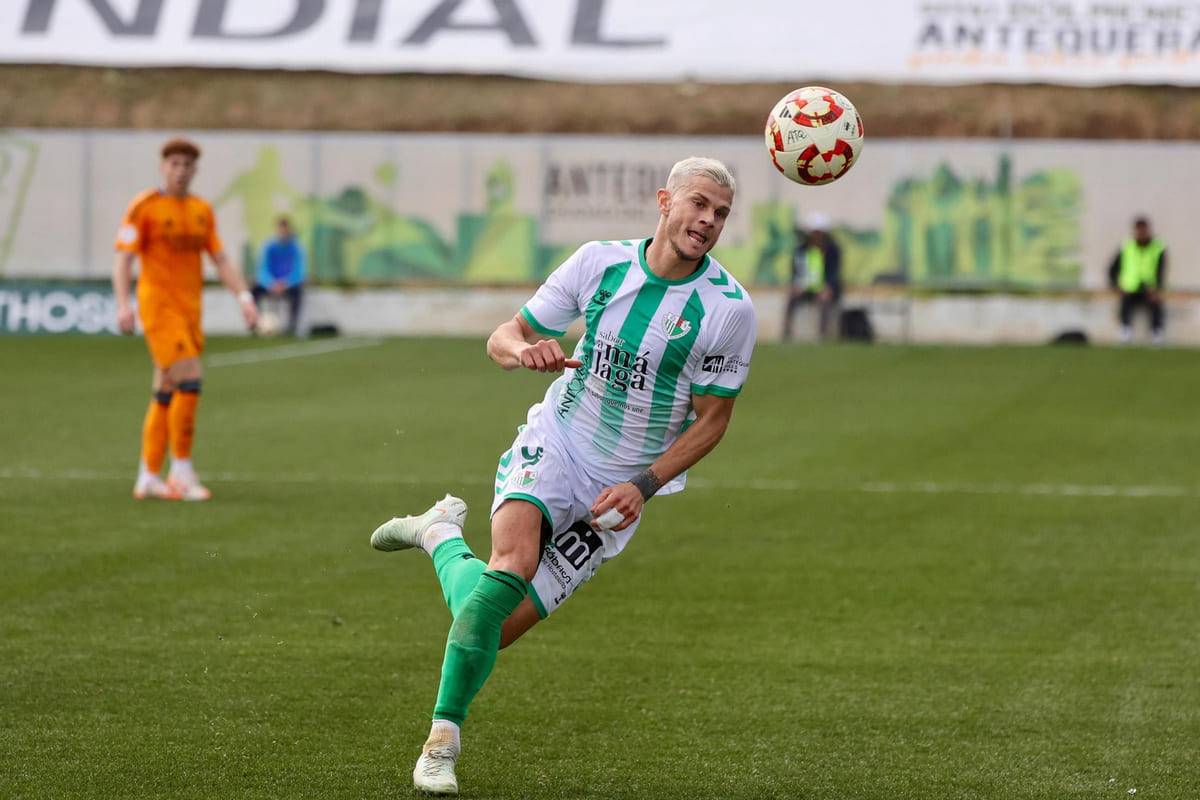 El Antequera sigue sin arrancar y no pasa del empate ante el Castilla