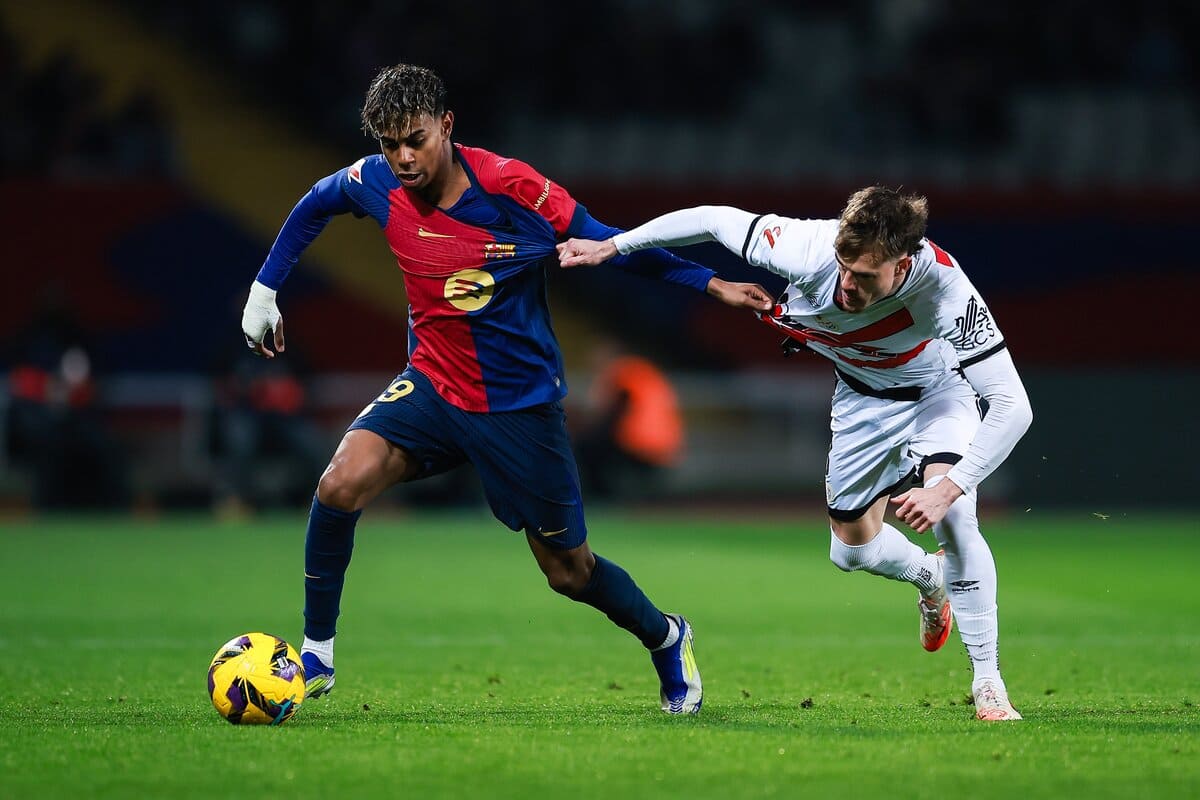 FC Barcelona - Rayo Vallecano en Montjuic