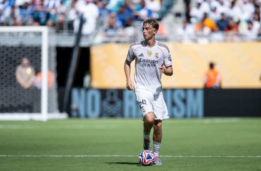 Dean Huijsen con el Real Madrid