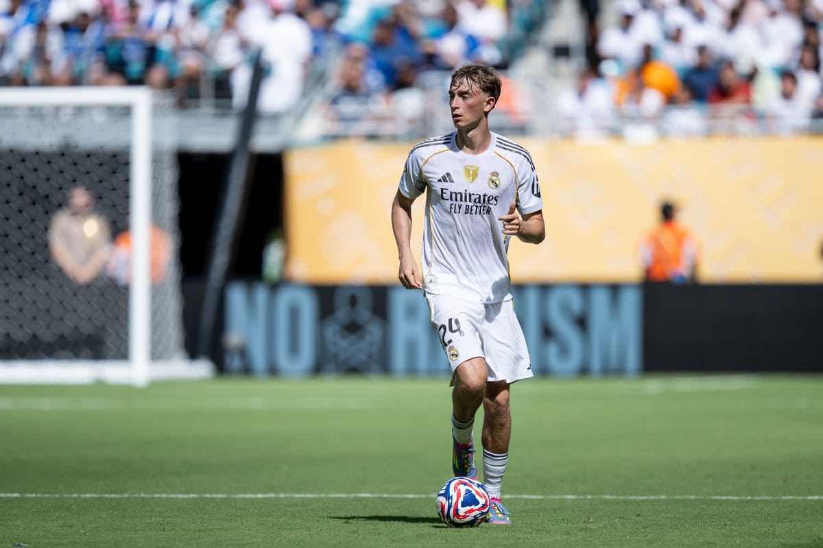 Dean Huijsen con el Real Madrid