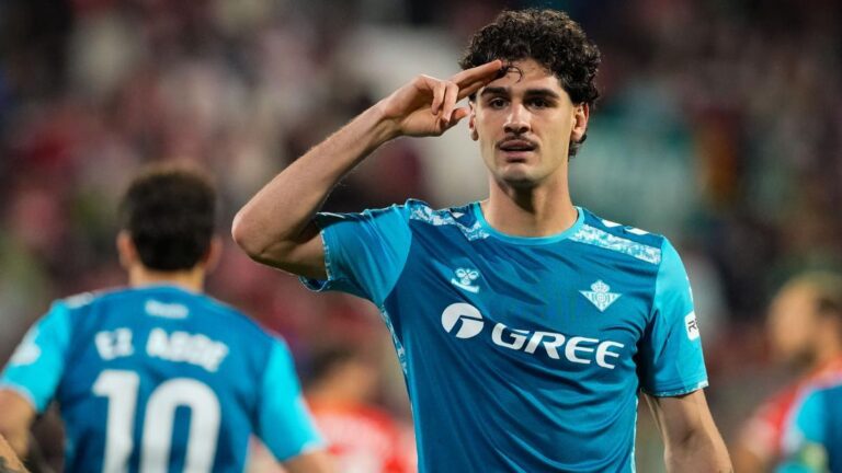 Cardoso en un partido con el Real Betis