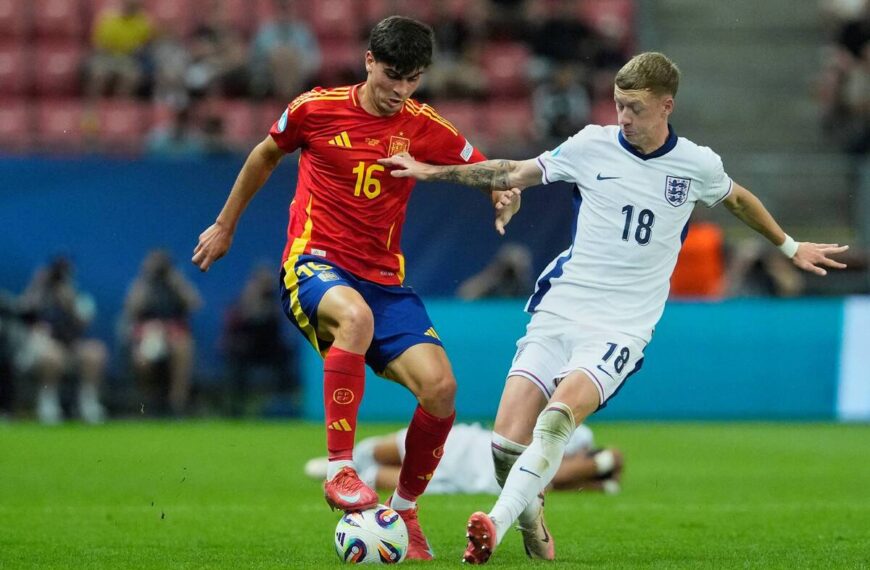 Juanlu, con pie y medio fuera del Sevilla