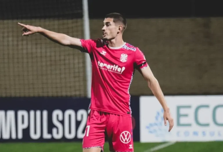 Adrián Pérez, nuevo jugador del Ourense CF