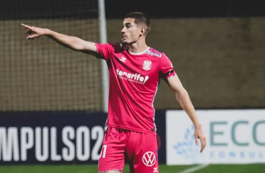 Adrián Pérez, nuevo jugador del Ourense CF