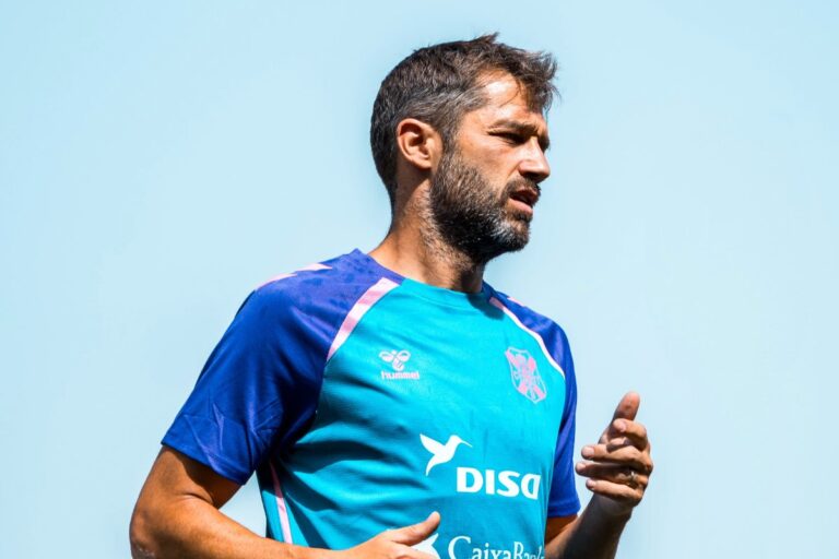 Aitor Sanz volverá a asumir un papel clave en el CD Tenerife.