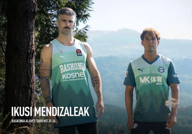 Tercera equipación del Deportivo Alavés