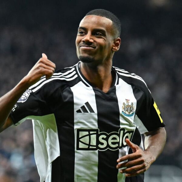 El Liverpool se lanza a por Isak. Ekitike, plan B