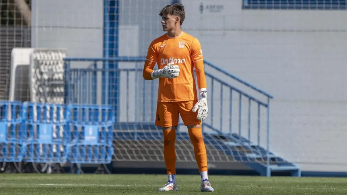 El Arenteiro incorpora a Alvin Abajas