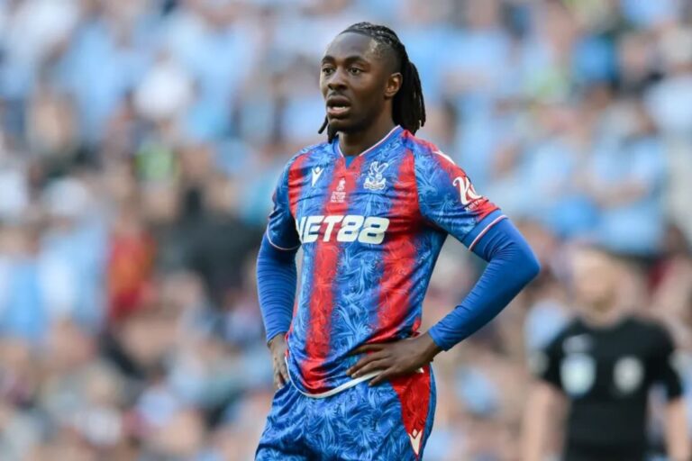 Eberechi Eze jugando para el Crystal Palace