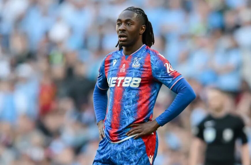 Eberechi Eze jugando para el Crystal Palace
