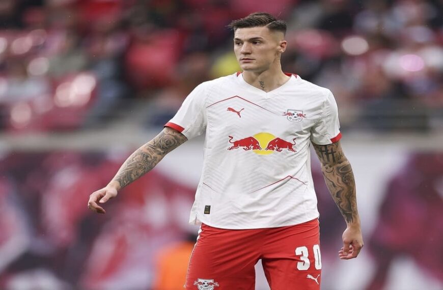 El Newcastle, pendiente de Isak para fichar a Šeško