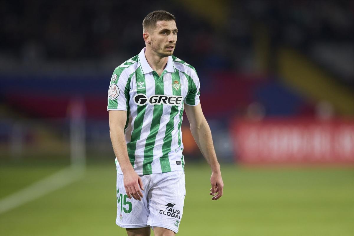 El lateral francés pondrá rumbo al Lille por una cifra cercana a los 4 millones de euros.