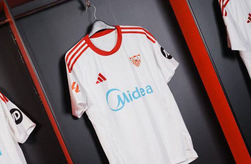 El Sevilla FC presenta su nueva camiseta 25/26