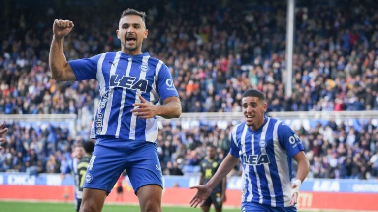 Alexander Sedar y Abdel Abqar en el Deportivo Alavés