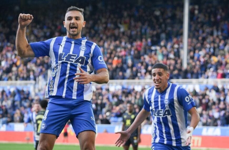 Alexander Sedar y Abdel Abqar en el Deportivo Alavés