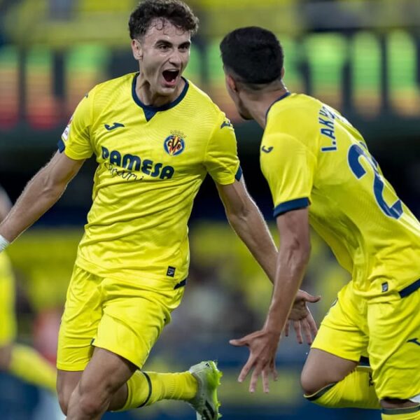 Álex Forés, artillería para el Real Oviedo