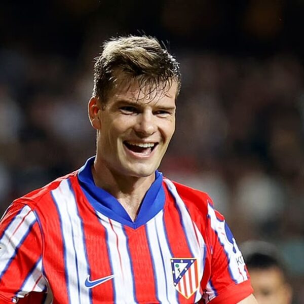 Alexander Sørloth seguirá luciendo el ‘9’