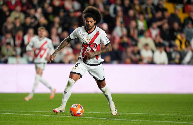 El Rayo Vallecano vuelve a los trabajos sin Aridane ni Montiel