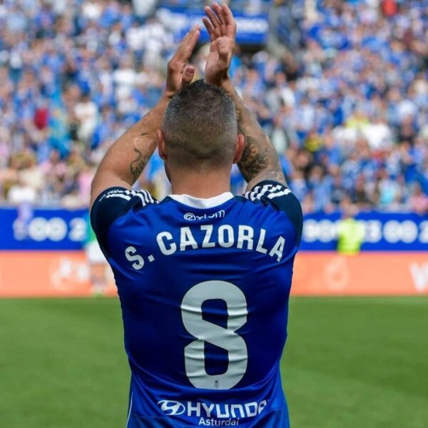 El Real Oviedo renueva a Cazorla