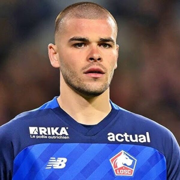 Este portero internacional francés, está cada vez más cerca de fichar por el PSG